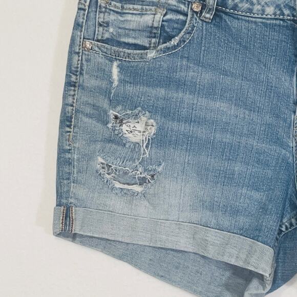 Silver Jeans Shorts Womens 22 Boyfriend Mid Rise Distressed Holes Faded Ripped - Picture 10 of 11